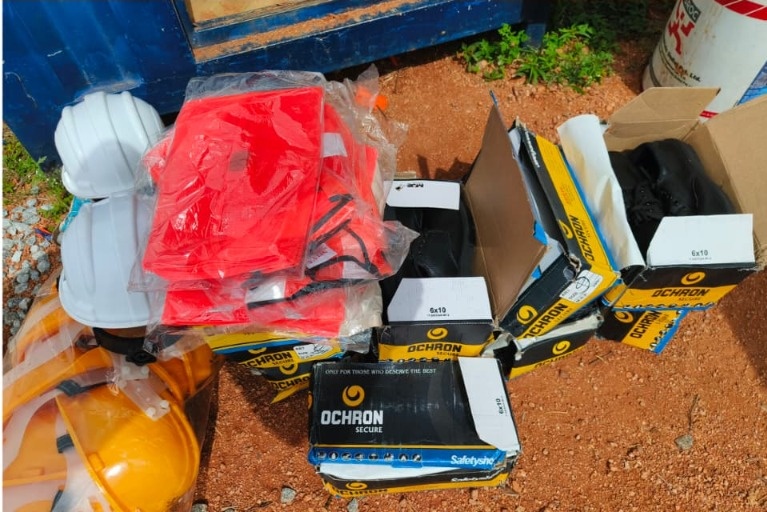 Quality EHS Safety PPE Equipment Helmets Vests Safety Shoes