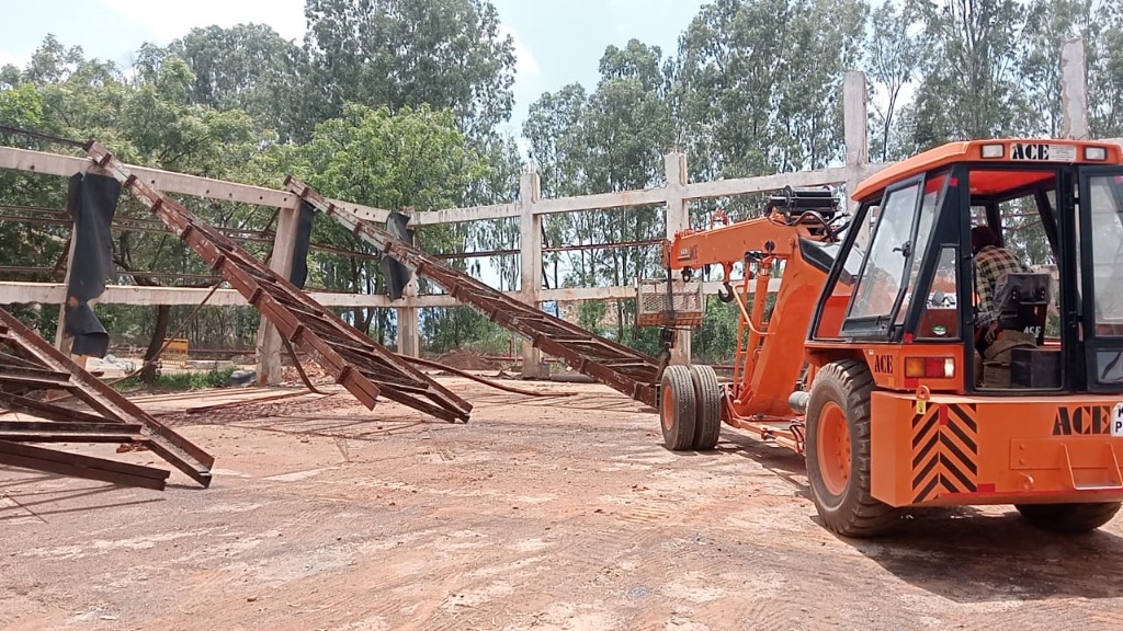 ACE Mobile Crane executing structural steel dismantling at RAMKY Dobbaspet site